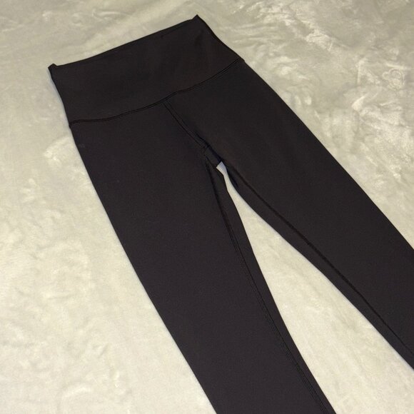 Like New Lululemon Wunder Train High Rise Tight 28" Gym Leggings Black size 4 - Picture 4 of 12